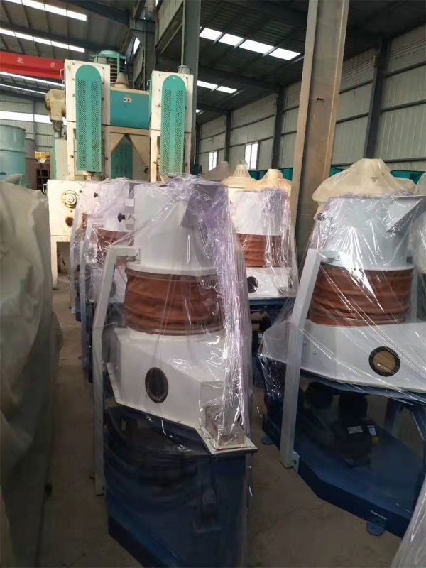億泰糧油機(jī)械成品庫(kù)房